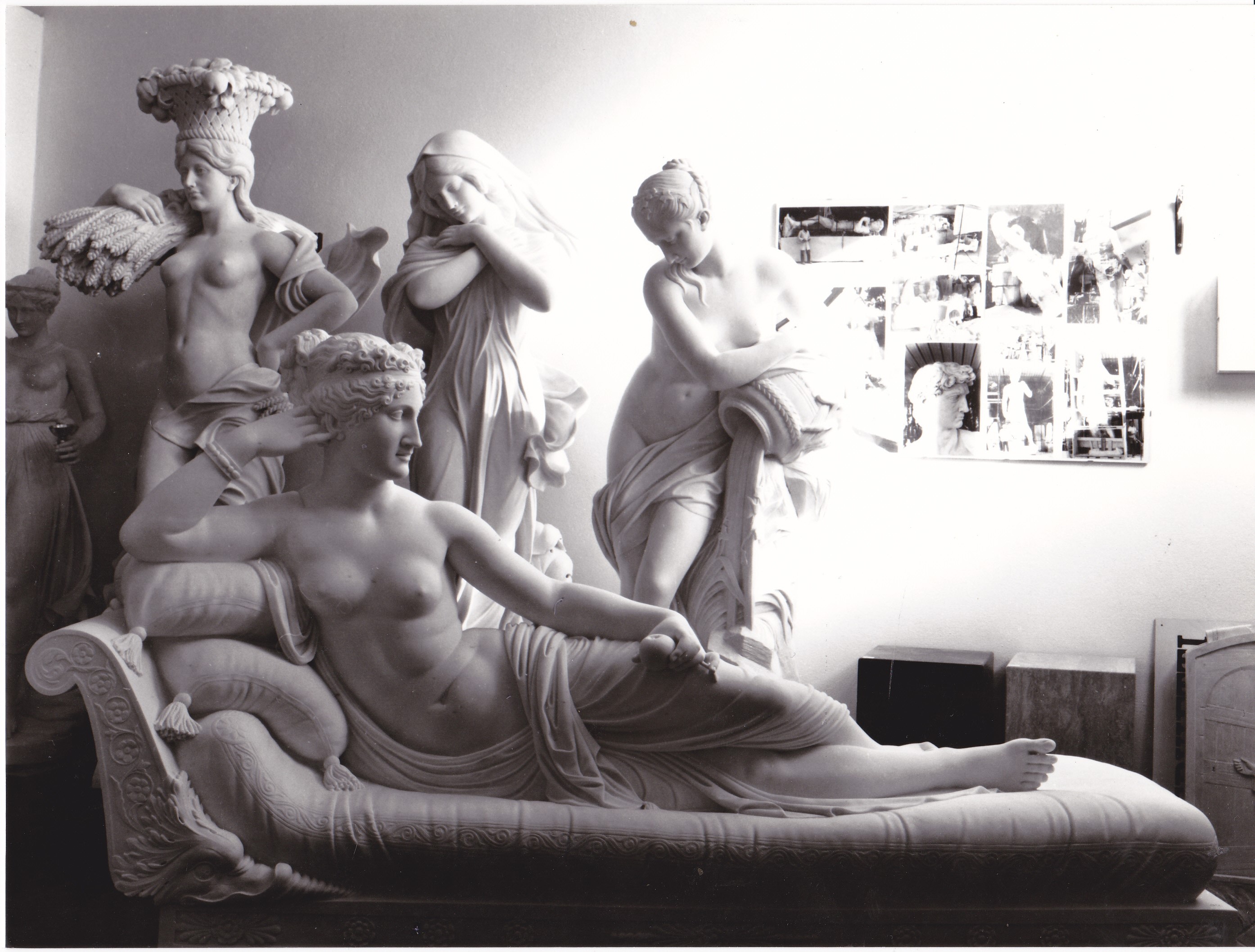 Paolina Borghese h. 108x205x73 cm